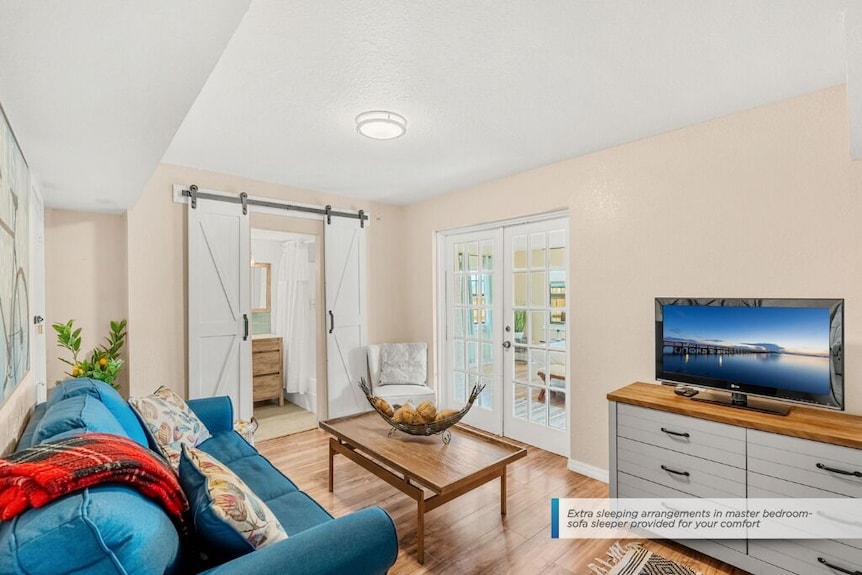 Tropical Backyard Hideaway Private Fenced Yard, Balcony & Ground-level Walkout Patio! - Melbourne Beach, FL