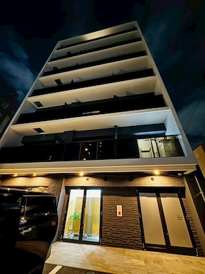 Exterior - New! LuxurySweet Hakata Ekiminami 52 ・Max 3~4 people, 5 min. drive from Hakata Station, New construction (Fukuoka Hakata Ward)