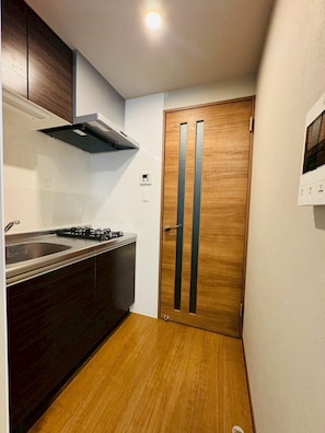 Private kitchen - New! LuxurySweet Hakata Ekiminami 52 ・Max 3~4 people, 5 min. drive from Hakata Station, New construction (Fukuoka Hakata Ward)