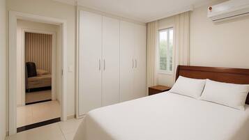 4 bedrooms, iron/ironing board, WiFi