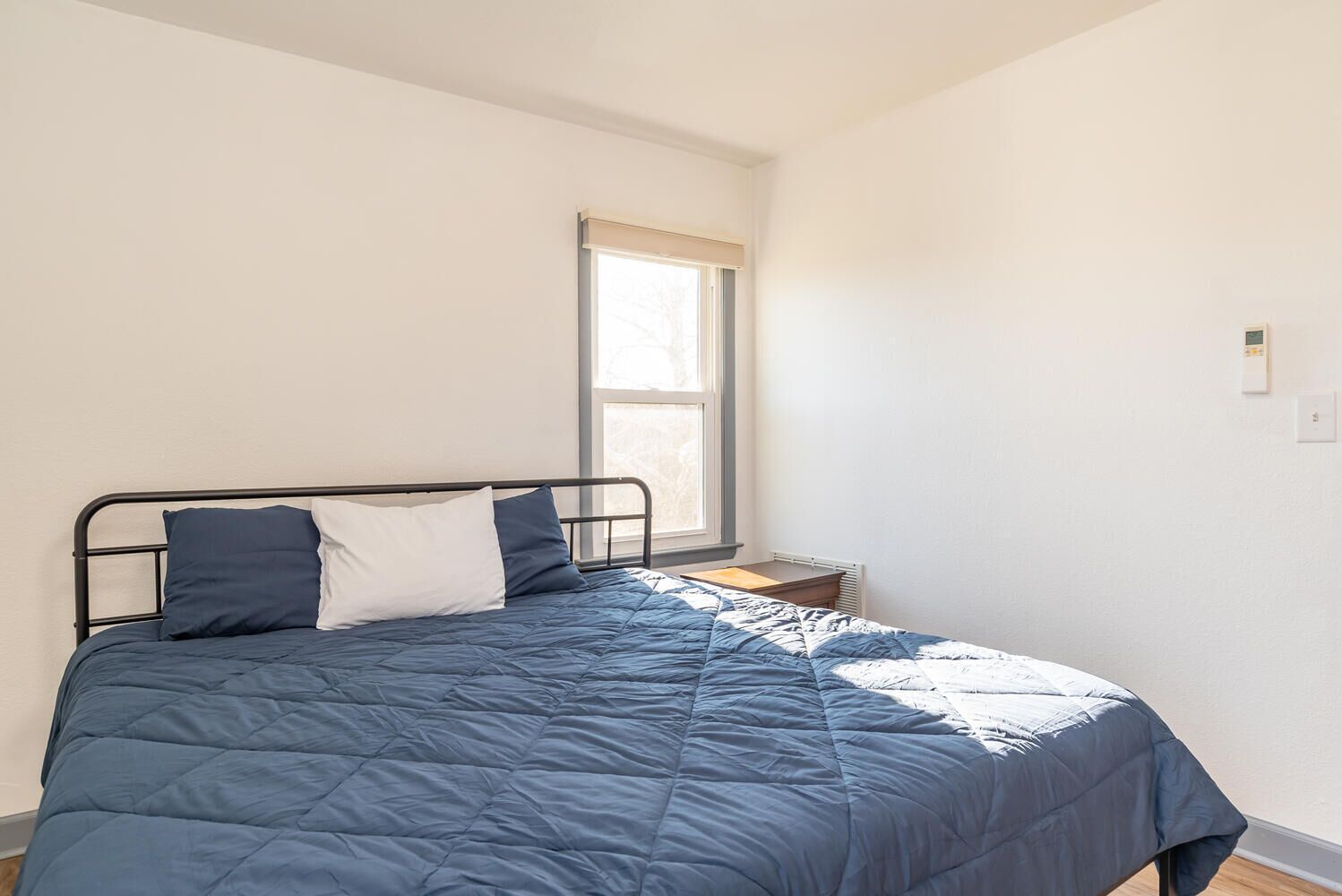 2 多间卧室、WiFi、床单