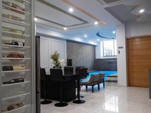 Free WiFi - Top-Level Pool  (Praia)