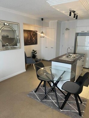 Interior - 2-bedroom Apartment 7 km from Brisbane Airport (Chermside West)