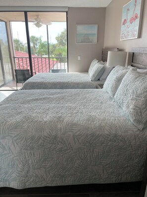 1 bedroom, iron/ironing board, WiFi, bed sheets - Beautiful Monthly Rental in Serene St. Pete (St. Petersburg)