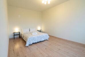 1 bedroom, iron/ironing board, WiFi, bed sheets - Lisieckiego Urban Apartment (Katowice)