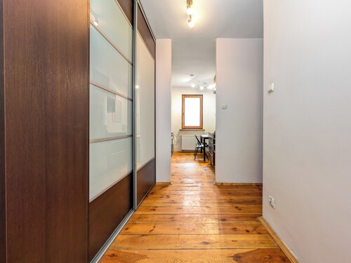 Rynek Wrocław 3-Bedroom Apartment