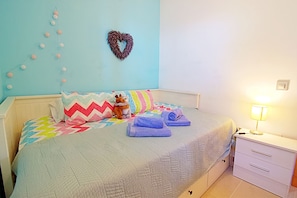 Iron/ironing board, free WiFi, bed sheets - Wake up to the waves in this beachfront Torrox apartment. (Torrox Costa)