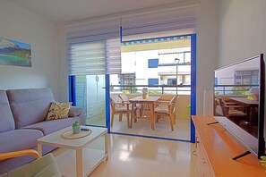Books - Wake up to the waves in this beachfront Torrox apartment. (Torrox Costa)