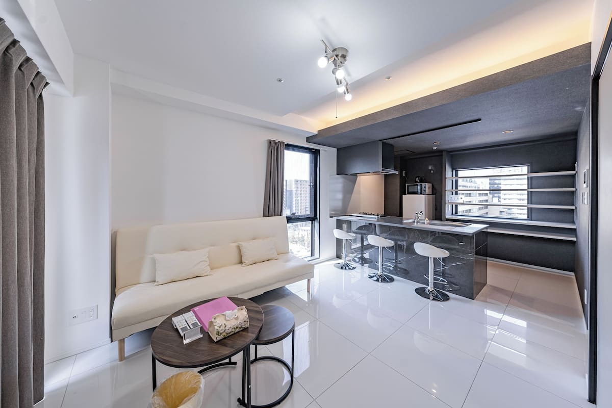 家庭套房, 陽台, 城市景觀 | 起居區