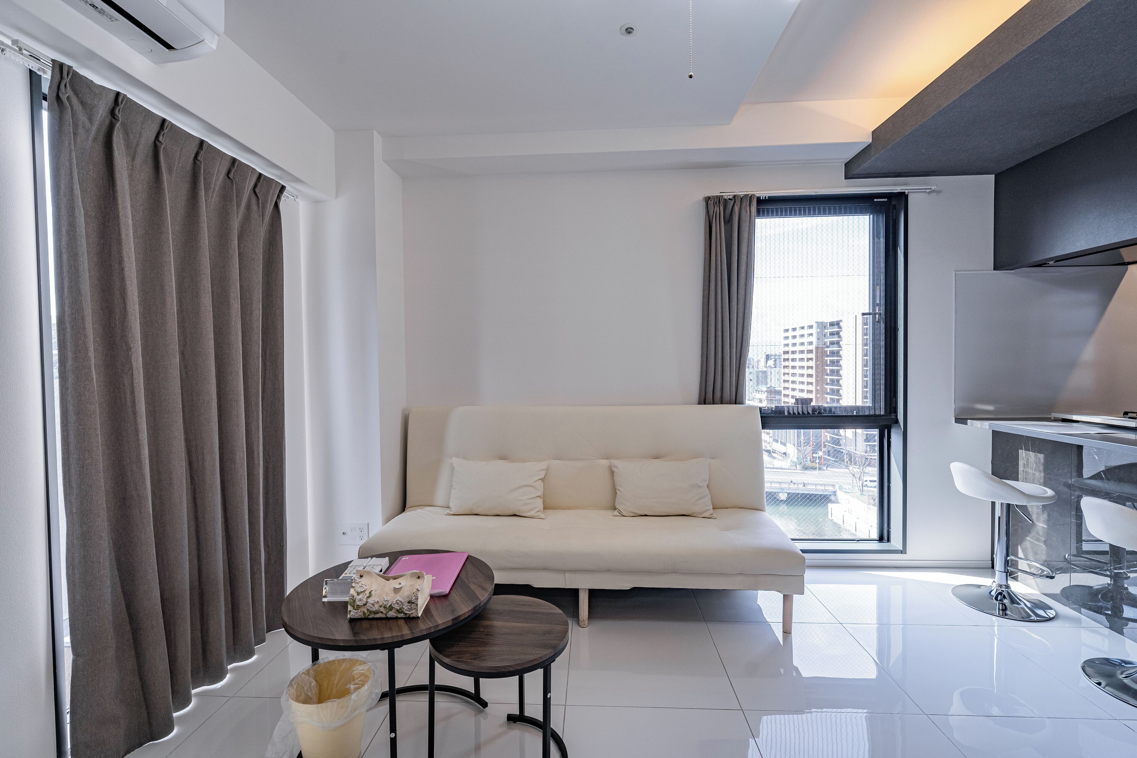 Phòng Suite dành cho gia đình, ban công, quang cảnh thành phố | Khu vực làm việc phù hợp cho laptop, màn/rèm cản sáng, phòng cách âm 