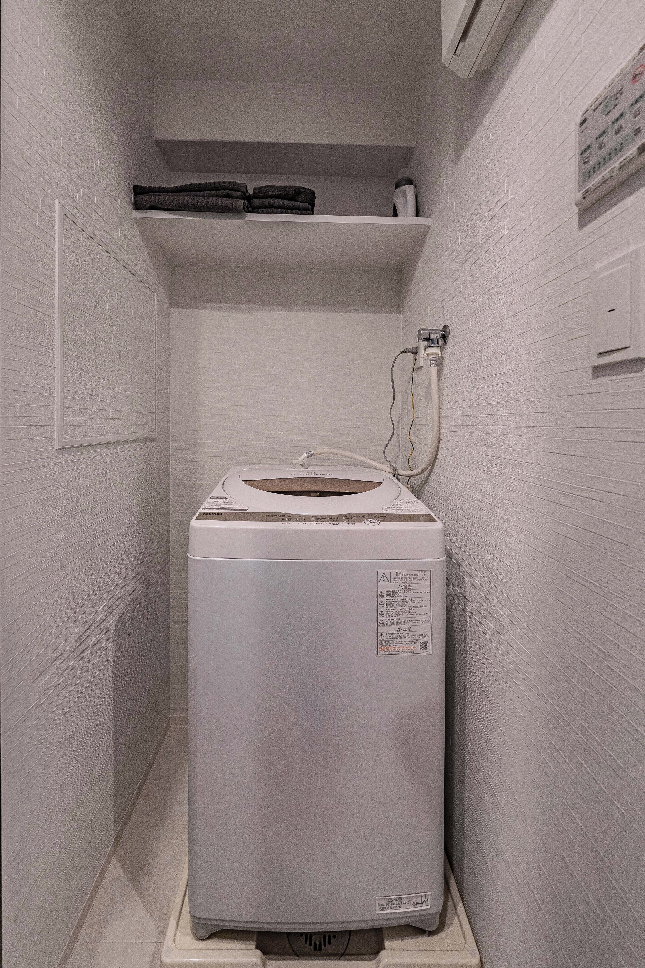 Superior vierpersoonskamer, balkon, uitzicht op stad | Badkamer | Een aparte badkuip en douche, een haardroger, pantoffels, handdoeken