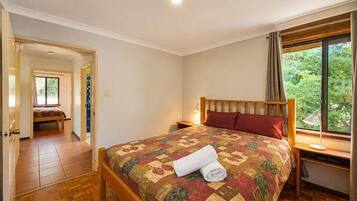 2 bedrooms, bed sheets