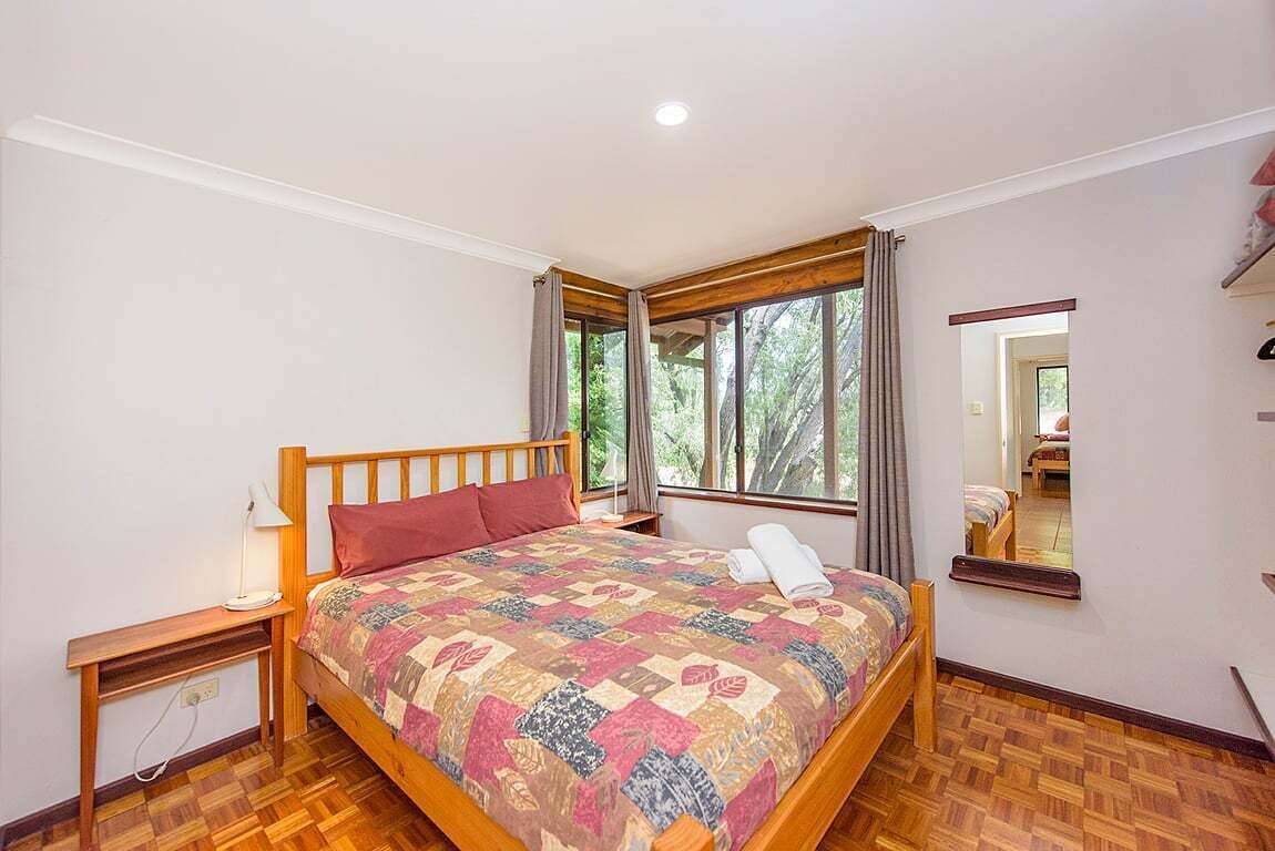 2 bedrooms, bed sheets