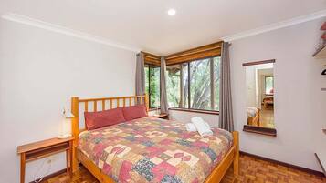 2 bedrooms, bed sheets