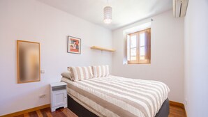 Unclassified image, 3 of 17, button - Toro 2 in Madrid With 1 Bedrooms and 1 Bathrooms (Madrid)