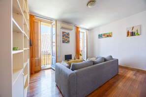 Apartment - Toro 2 in Madrid With 1 Bedrooms and 1 Bathrooms (Madrid)