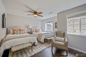 2 bedrooms, free WiFi, bed sheets, wheelchair access