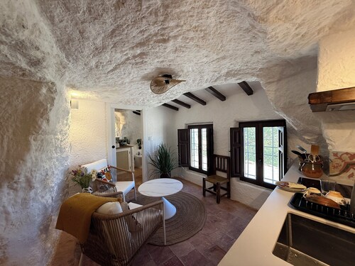 Unique, romantic & authentic CAVE house in Spain, Chinchilla de Montearagon