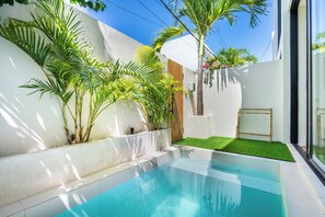 Hồ bơi ngoài trời 