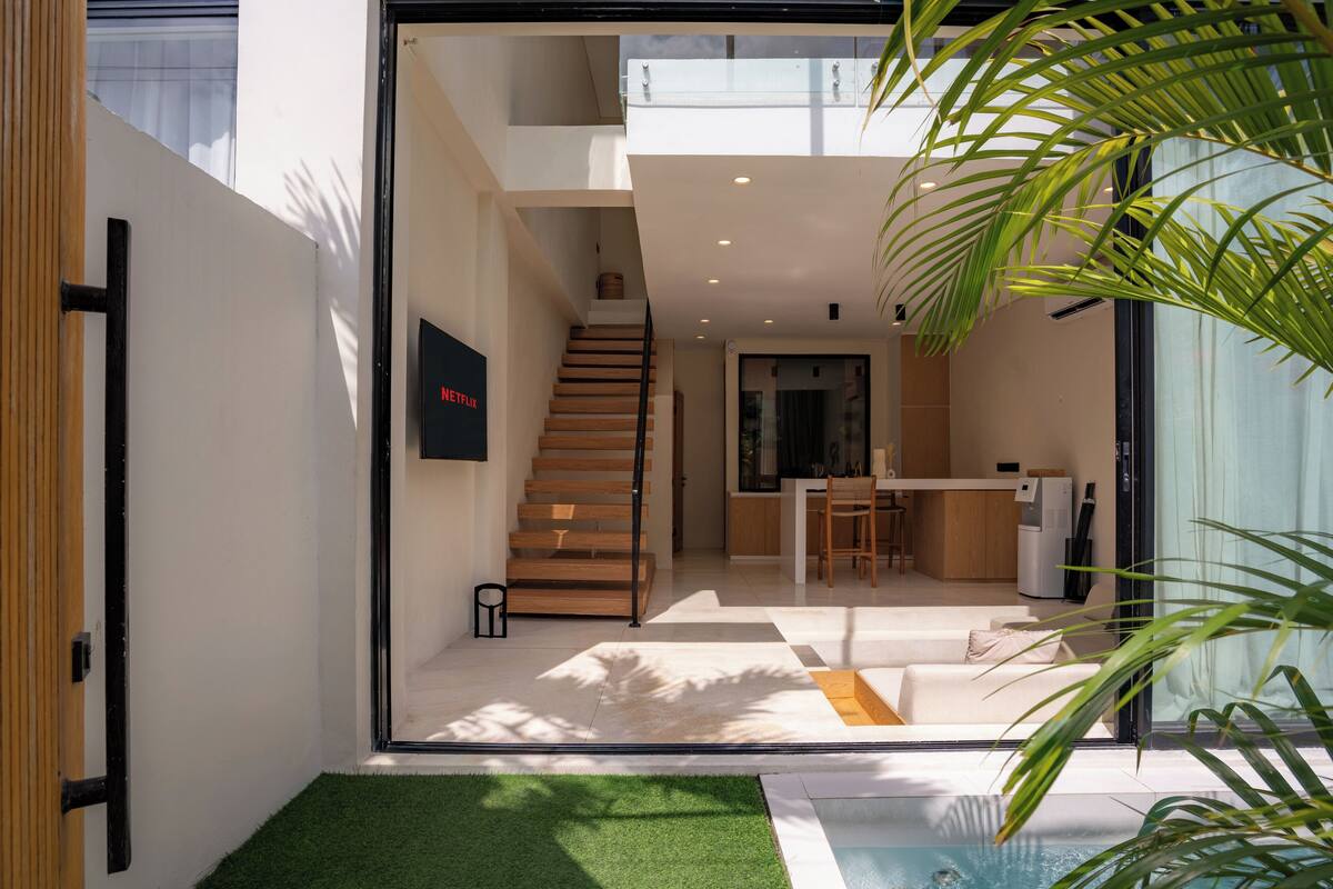 Private pool