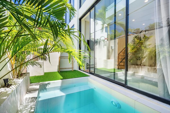 Hồ bơi ngoài trời 