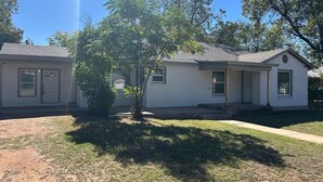 Exterior - Wildcat Way! 4 Bedrooms | Games! Steps from ACU! (Abilene)