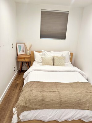 1 chambre, fer et planche à repasser, accès Internet, draps fournis