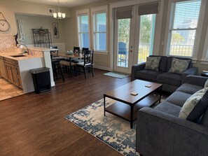 Smart TV - Wonderful 2-bedroom ocean view condo in charming Pointe West Galveston. (Galveston)