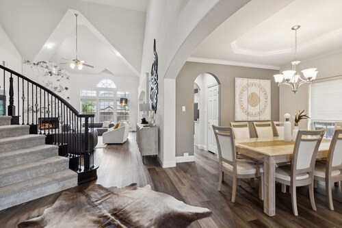 Luxury 6BR Retreat with Theater, Gym, 2 Kings & Fire Pit. Near Frisco & Prosper