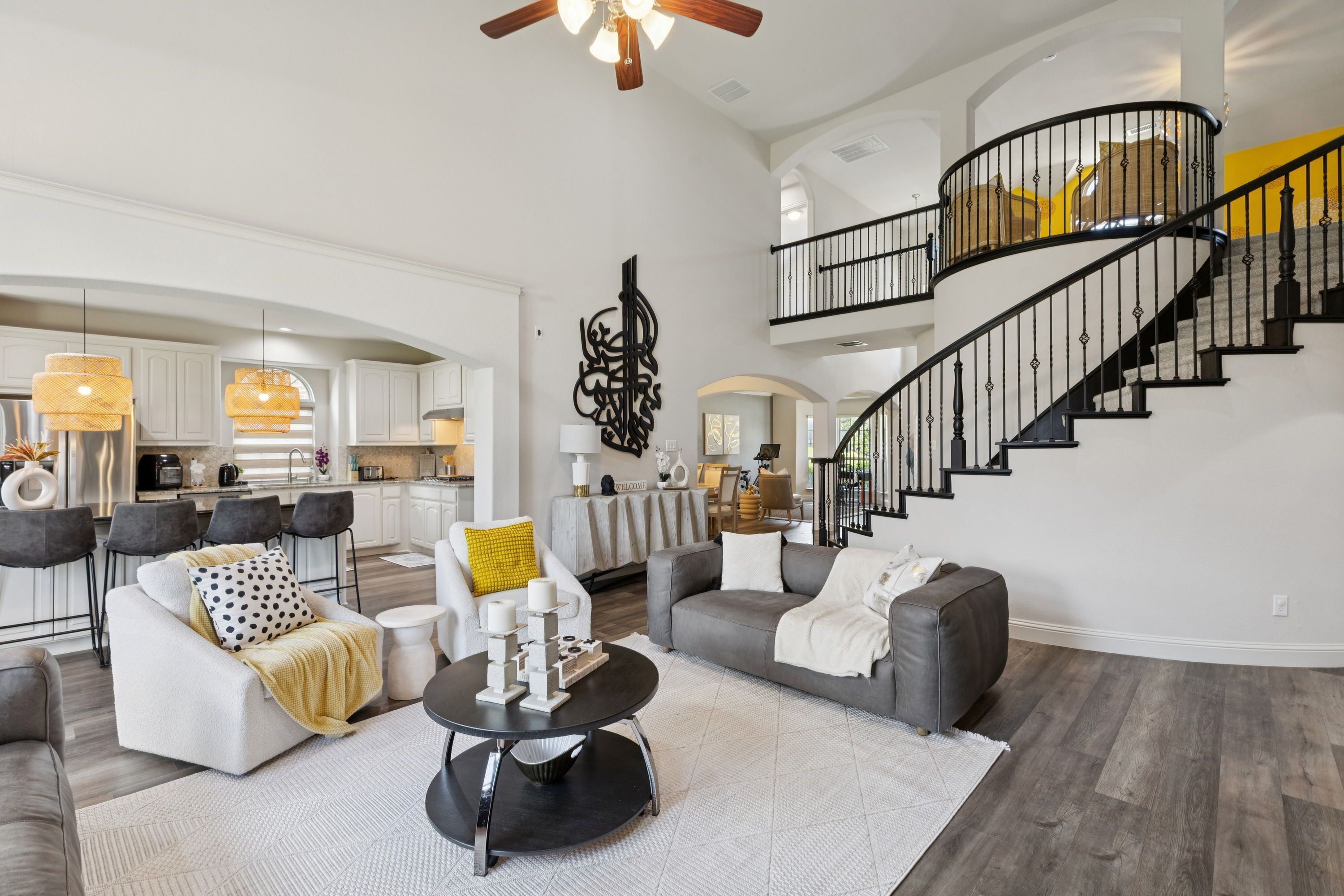 智能 電視、壁爐、音響、電腦螢幕