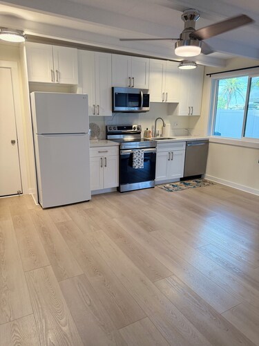 30 day minimum 3 bedroom house with beach access and next to the park.