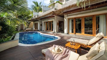 Quarto casal, 1 cama King, vista para a piscina | Vista do quarto