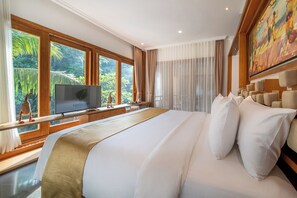 In-room safe, desk, laptop workspace, soundproofing