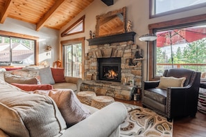 Smart TV, fireplace - Luxury Tahoe Cabin By Tahoe Getaways - Minutes to the Lake! (Kings Beach)