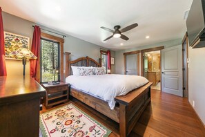 3 bedrooms, iron/ironing board, free WiFi, bed sheets - Luxury Tahoe Cabin By Tahoe Getaways - Minutes to the Lake! (Kings Beach)