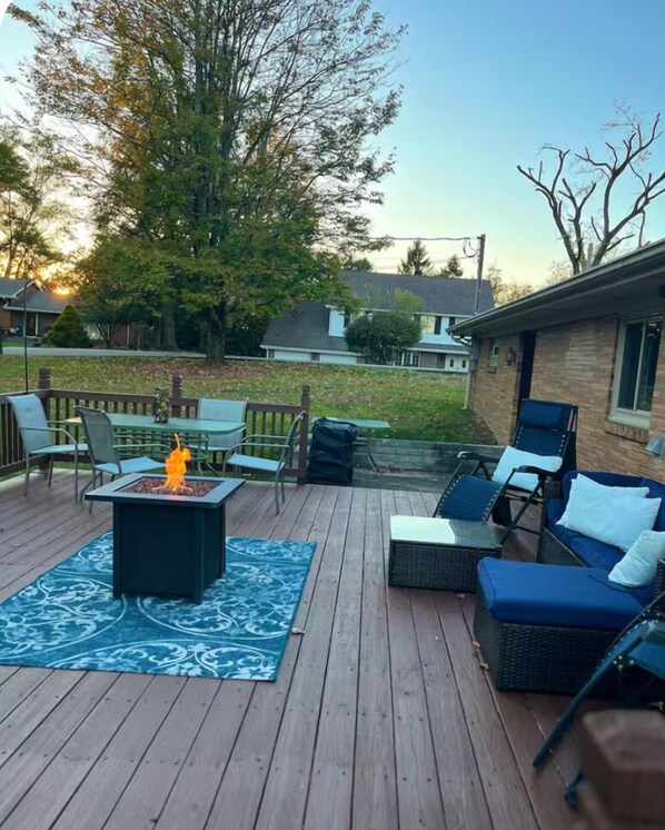 屋外ダイニングエリア