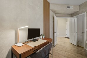 Interior - Modern 2BR/2BA Retreat • Pool • Gym • Free Parking (Phoenix)