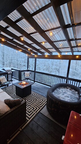 Cozy Winter Cabin • Wood Stove • Mountain View