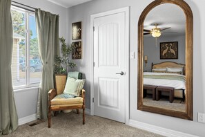 2 bedrooms, desk, iron/ironing board, free WiFi - The Stark House | End-Unit Townhome | Pet Friendly (Colorado Springs)