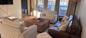 Charming 3-bedroom ranch house in Parkville Missouri