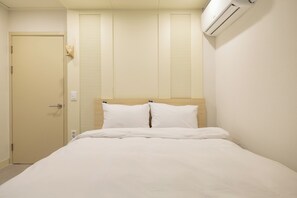 Standard dubbelrum - luftkonditionering - utsikt mot staden | Gratis wi-fi