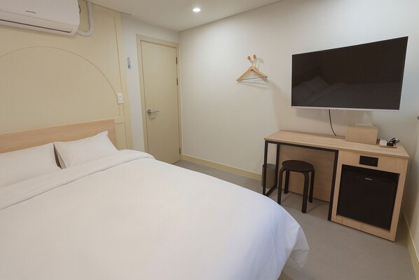 Standard Double Room, Air conditioning, City View | Free WiFi - Mini Hotel Mug (Seoul)