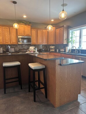 Mikrowelle, Ofen, Herdplatte, Geschirrspüler