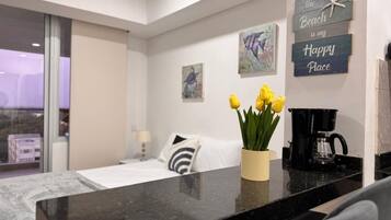 1 habitación, escritorio, tabla de planchar con plancha y wifi gratis