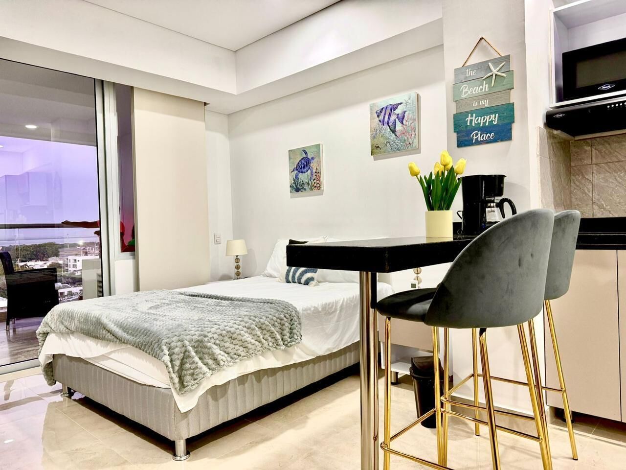1 dormitorio, escritorio, tabla de planchar con plancha y wifi gratis