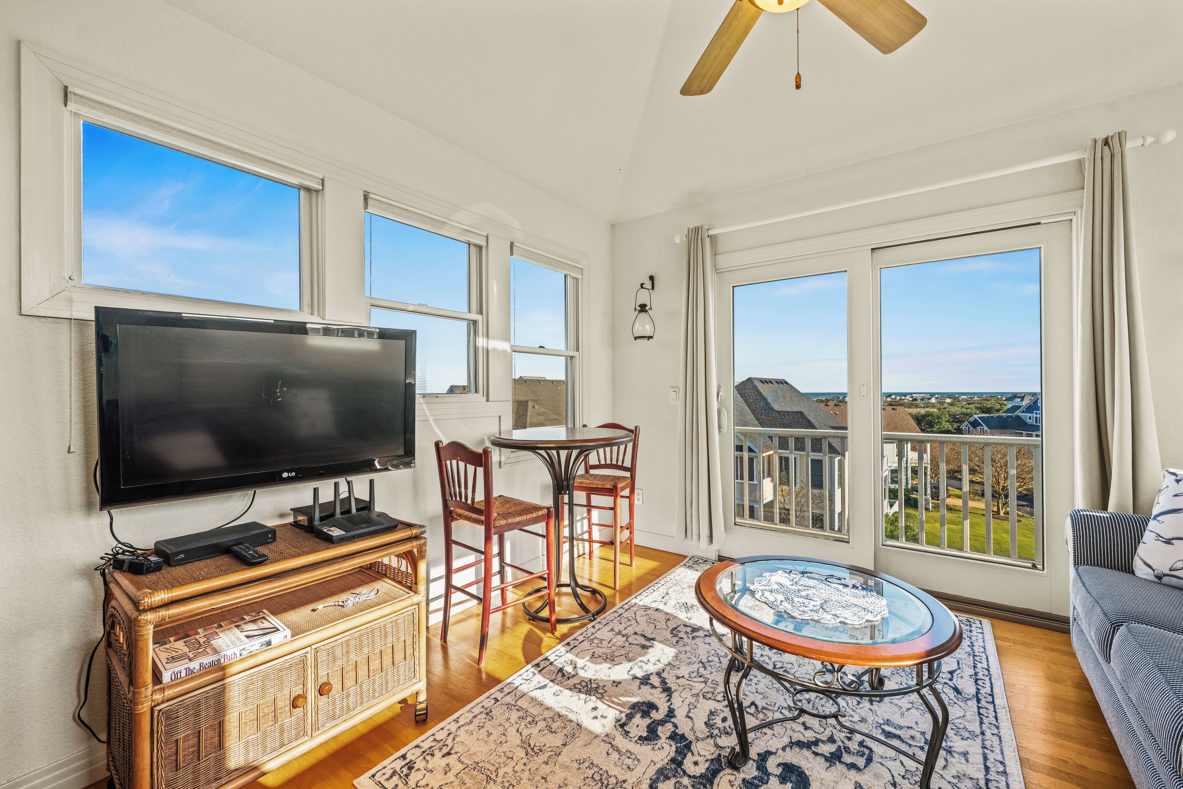 Smart TV, table football