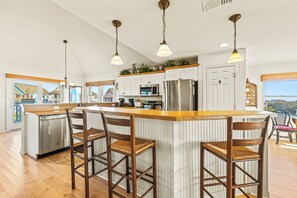 Fridge, microwave, oven, stovetop - Carolina Comfort: New Rental, Private Pool, Community Amenities (Corolla)