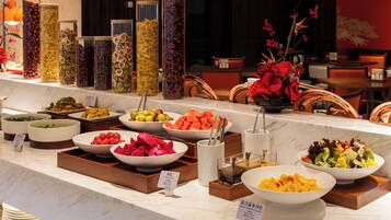 Desayuno de cocina local incluido todos los días