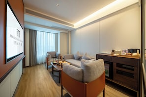 Svit Comfort | Arbetsyta för laptop, mörkläggningsgardiner och ljudisolering