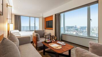 Panoramic Room, City View | Laptop workspace, blackout drapes, soundproofing, iron/ironing board